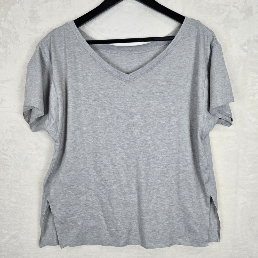Uniqlo AIRism Gray V-Neck Short Sleeve T-Shirt Relaxed Side Slit Top XS 485300